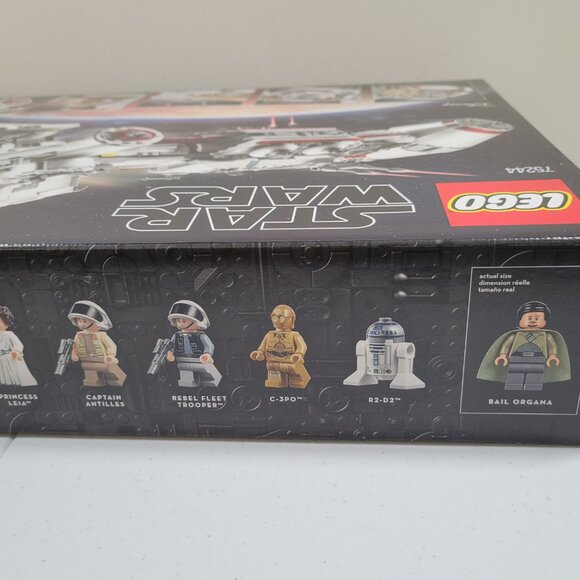 LEGO Star Wars: Tantive IV (75244) - Picture 10 of 16